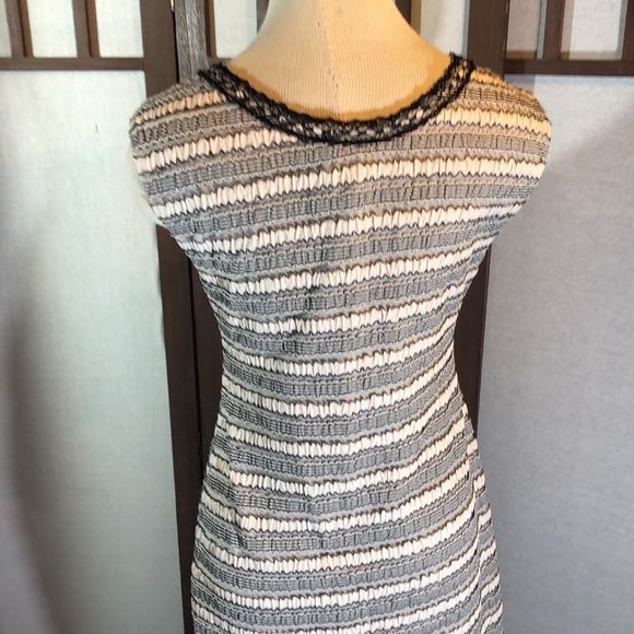 Rabbit Rabbit Rabbit stretchy/lace accents, sleeveless, business casual, comfort - Picture 5 of 14